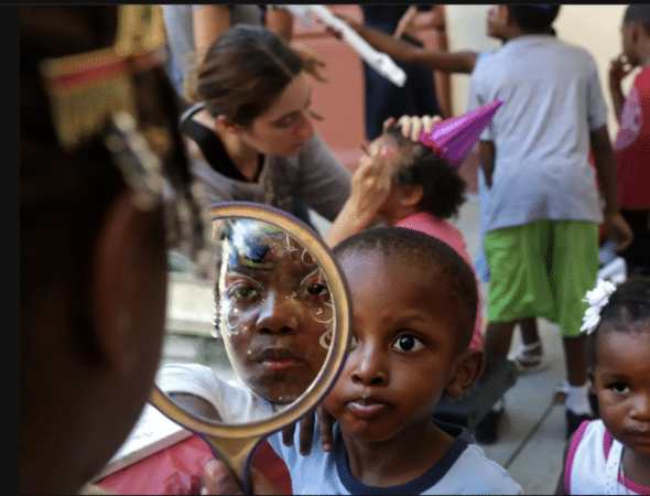 children face painting